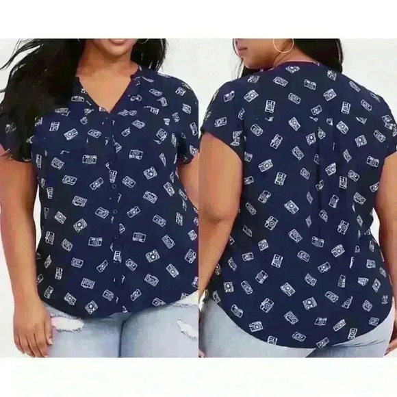 Torrid women's navy blue camera blouse size 00 - Picture 1 of 11